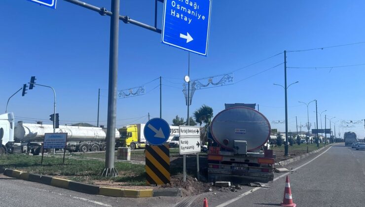 Tankerle hafif ticari araç çarpıştı: 1 yaralı