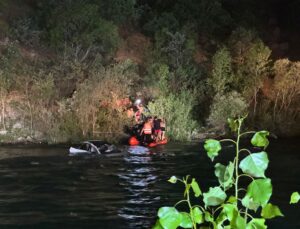 Tunceli’de uçuruma düşen otomobilde 2 yaralı