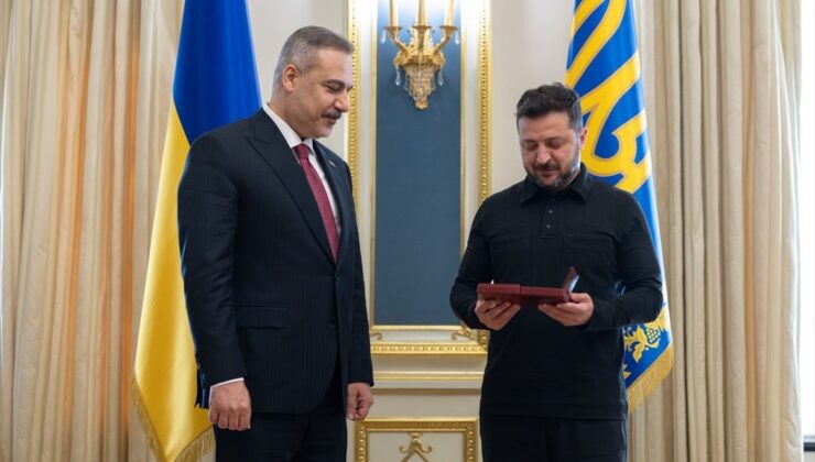 Ukrayna Devlet Başkanı Zelenskiy, Dışişleri Bakanı Fidan’a “İkinci Derece Liyakat Nişanı”nı tevcih etti