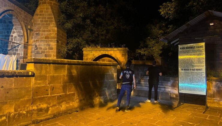 Ahlat’ta Tarihi Alanlarda Polis Denetimi