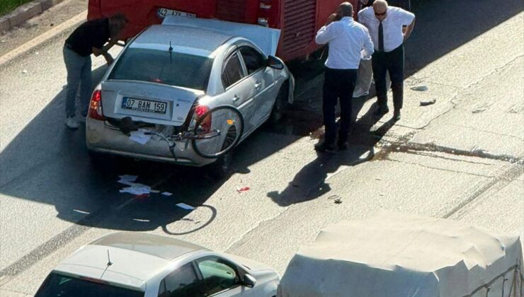 Alanya’da Otomobil-Otobüs Çarpıştı: 1 Yaralı
