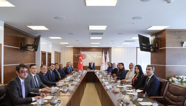 Bakan Göktaş, Türk Devletleri Büyükelçileriyle Zirve Öncesi Görüştü