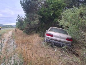 Bozüyük’te Ağaca Çarpan Otomobilde 4 Yaralı