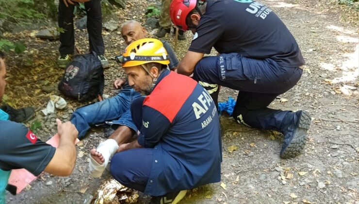 Bursa’da dağlık alanda mahsur kalan 2 kişiye ekipler ulaştı
