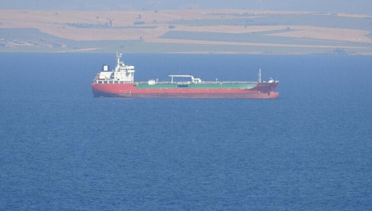 Çanakkale’de Tankerin Bacasında Çıkan Yangın Söndürüldü