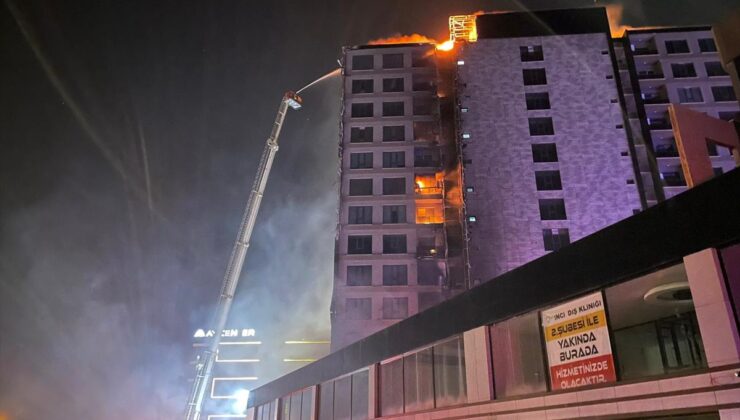 Diyarbakır’da bir plazada yangın çıktı