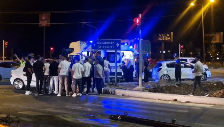 Diyarbakır’da kavşakta otomobil çarpıştı: 7 yaralı