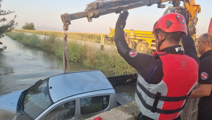 Diyarbakır’da su kanalına düşen pikabın sürücüsü yaralandı
