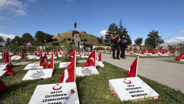 Dumlupınar Şehitliği 30 Ağustos’ta Ziyaretçi Akınına Uğradı