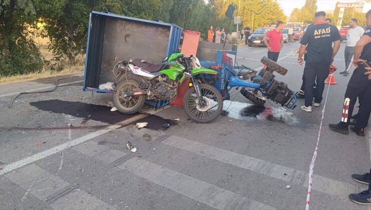 Erzincan’da traktör ile pat pat çarpıştı: 1 ölü, 1 yaralı