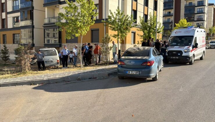 Eskişehir’de Kamyonet ile Otomobil Çarpıştı: 6 Yaralı