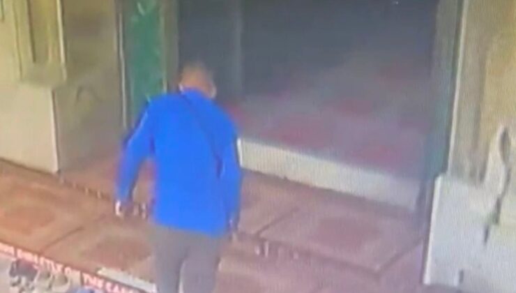 Fatih’te camide hırsızlık: 450 bin liralık çanta namaz sırasında çalındı