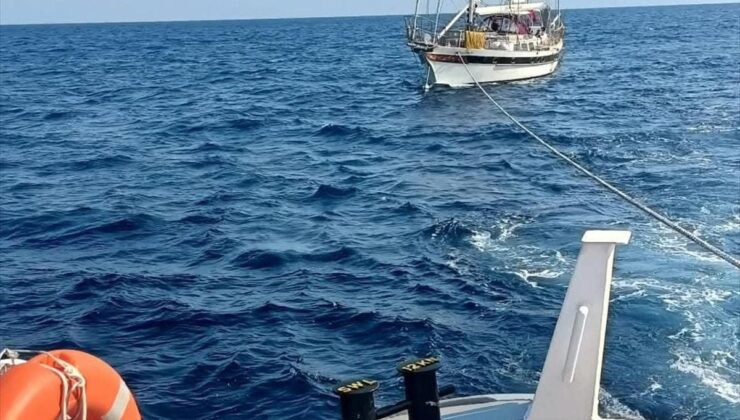 Fethiye’de Sürüklenen Teknedeki 6 Kişi Kurtarıldı