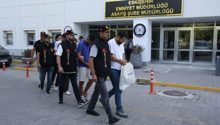 İnternet dolandırıcılığı operasyonunda 82 şüpheli adliyede