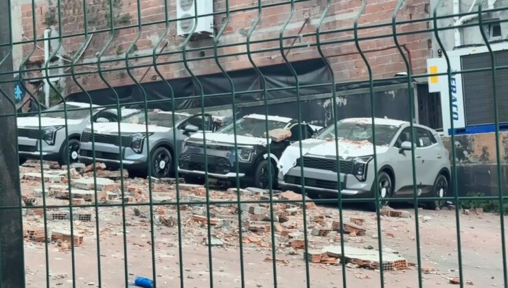 Kağıthane’de duvar otoparka doğru çöktü: 12 sıfır araçta 30 milyon liralık hasar oluştu
