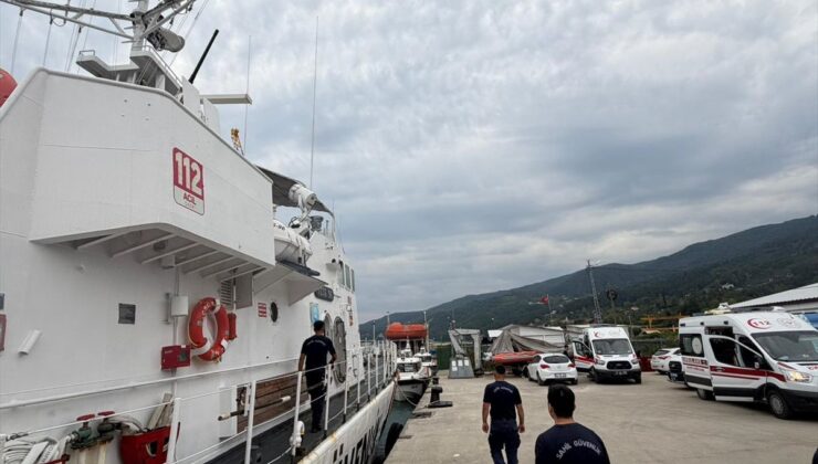 Kastamonu’da gemi su aldı: 13 kişi tahliye edildi
