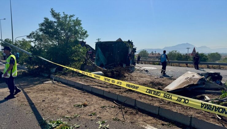 Kayseri’de Yolcu Otobüsü Devrildi: 20 Yaralı