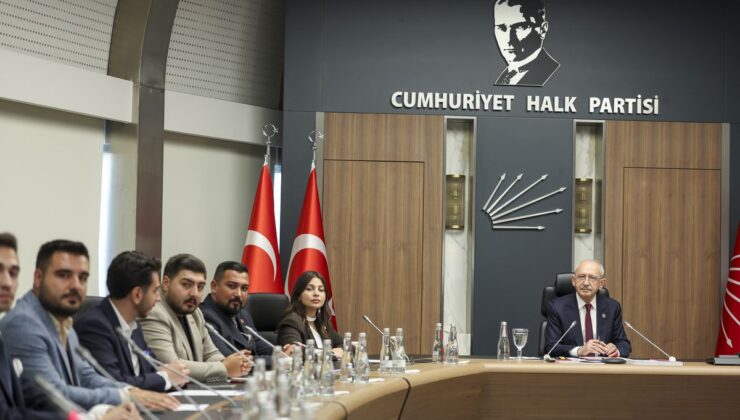 Kılıçdaroğlu, Yeni Gençlik Kolları Yönetimini Kabul Etti