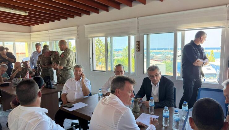 KKTC Başbakanı Üstel Girne’deki Gemi Kazasında Kriz Masasına Başkanlık Etti