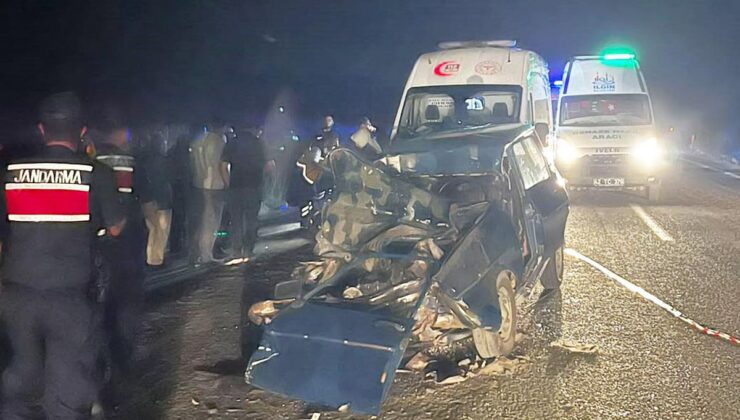 Konya’da Otomobil Traktöre Çarptı: Aynı Aileden İki Kişi Hayatını Kaybetti