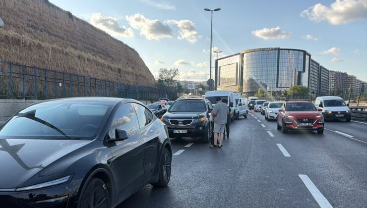 Küçükçekmece’de Zincirleme Kaza: 4 Yaralı