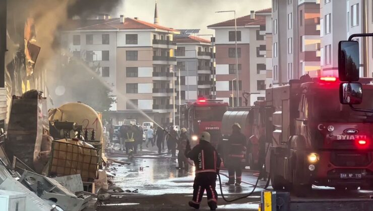 Malatya’da deprem konutları şantiyesinde yangın: 180 konteyner kullanılamaz hale geldi