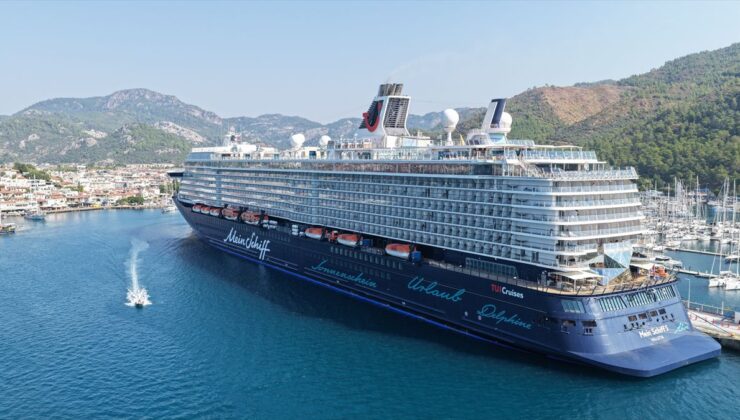 “Mein Schiff 5” kruvaziyeriyle Marmaris’e 2 bin 768 turist geldi