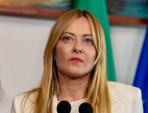 Meloni: İspanya ile hava ve deniz bağlantılarında sınır kontrolleri yeniden başlatıldı