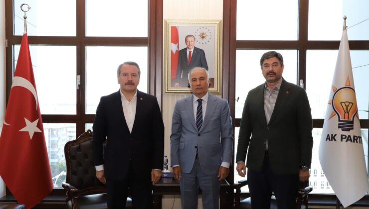 Memur-Sen’den AK Parti’ye ziyaret: Ücret ve ek gösterge gündemi