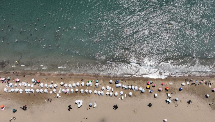 Mersin’de Sıcak Hava Sahilleri Doldurdu
