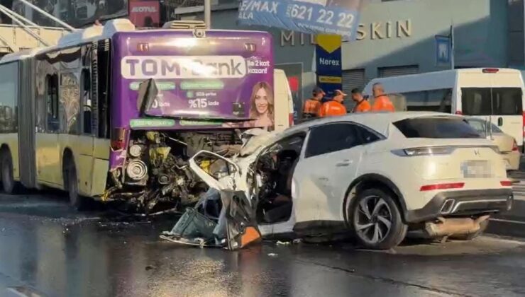 Otomobil İETT otobüsüne çarptı! 3 kişi hayatını kaybetti