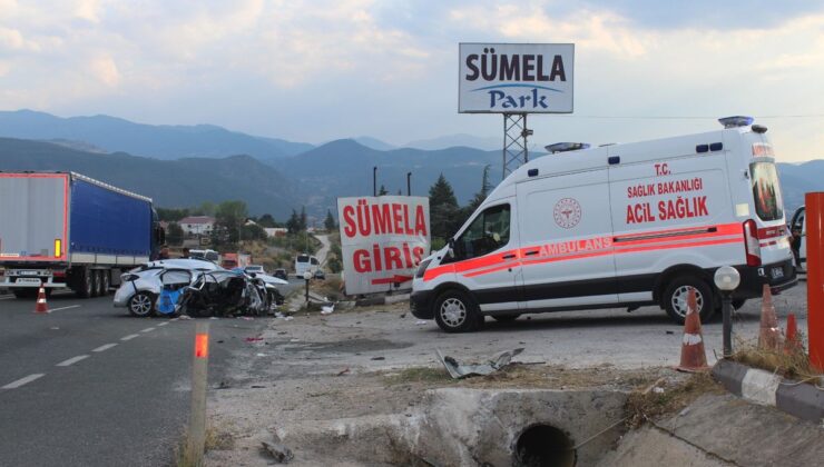 Otomobil menfeze çarptı; aynı aileden 2 ölü, 4 yaralı