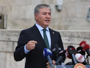 Özgür Özel: İmamoğlu’nun kitabına basım aşamasında toplatma kararı alındı