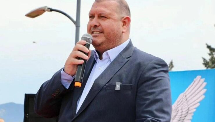 Sevgilisi ile müstehcen mesajları ortaya çıkan İlkay Çiçek CHP’den istifa etti