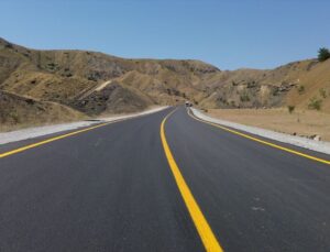 Şirvan’da 15 Köyün Yolu Sıcak Asfaltla Yenilendi