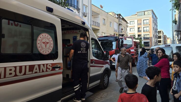 Turgutlu’da çatı yangını: 2 çocuk dumandan etkilendi