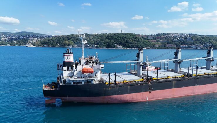 Ukrayna saldırısına uğrayan kuru yük gemisi Boğaz’dan geçti