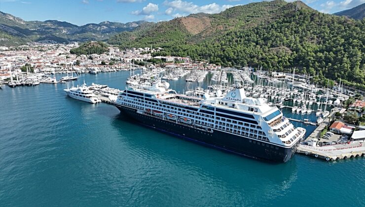 668 yolculu Azamara Onward kruvaziyeri Marmaris Limanı’na yanaştırıldı