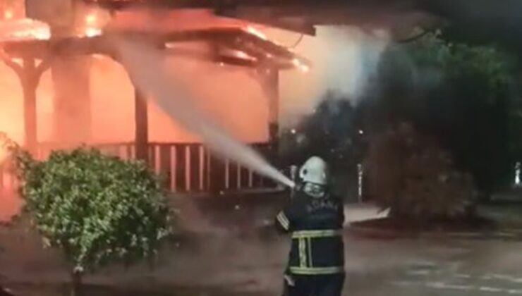 Adana’da Asma Yaya Köprüsünde Yangın