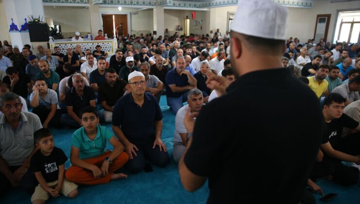 Adana’da İşitme Engellilere İşaret Dilli Cuma Hutbesi