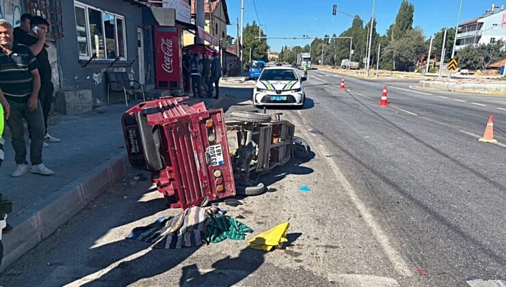 Afyonkarahisar’da tırın çarptığı elektrikli motosikletteki çift öldü