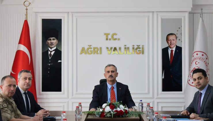 Ağrı’da eğitim güvenliği toplantısı Vali Önder Bozkurt başkanlığında yapıldı