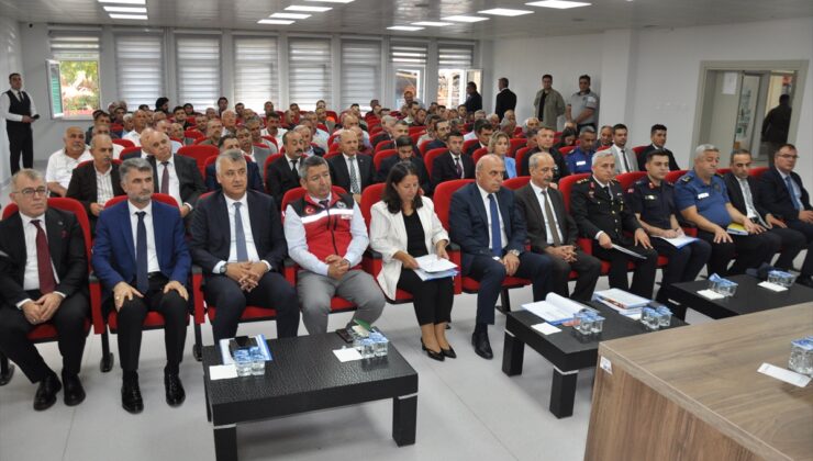 Amasya Valisi Bakan, Gümüşhacıköy’de muhtarların taleplerini dinledi