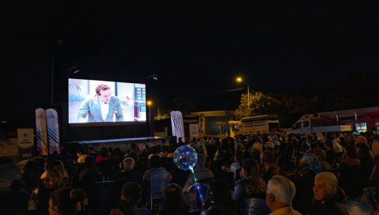 Arguvan’da gezici sinema tırı vatandaşlarla buluştu