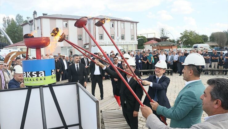 Arpalı’ya İlk Kez Doğal Gaz Verildi