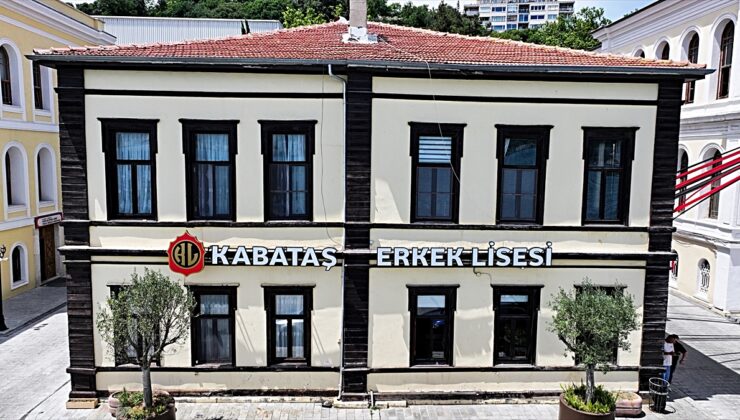 ASIRLIK MEKTEPLER – “Gazi okul” Kabataş Erkek Lisesi 118 yıllık eğitim mirasını geleceğe taşıyor