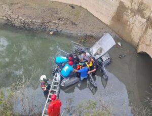 Aydın Karacasu’da otomobil su tahliye kanalına uçtu, Ünal Özcan ile eşi yaralandı