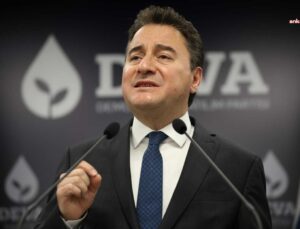 Babacan’dan Davutoğlu’na destek: Soruşturma ifade özgürlüğüne müdahale