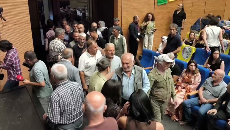 Bakırhan, borsada en az 500 bin yatırımcının etkilendiğinin söylendiğini belirtti