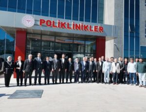 Balıkesir Valisi Ustaoğlu, 20 Eylül’de açılan Sındırgı Hastanesini ziyaret etti